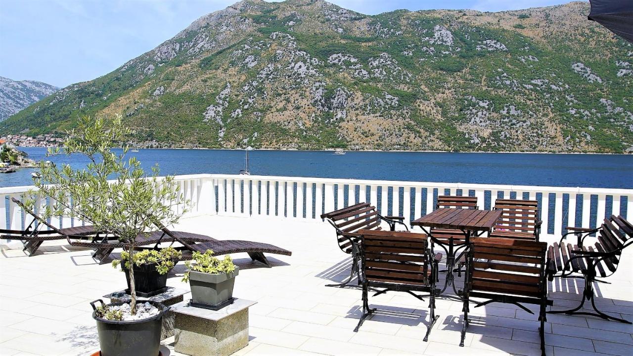 Penthouse Stoliv New Spa-Pool Villa Is Located 5M From The Sea, Exclusive Terrace,Private Jetty Wih Sunbeds, Pebble Beach, Secluded Location Total Area 375M2 At Your Disposal Котор Экстерьер фото